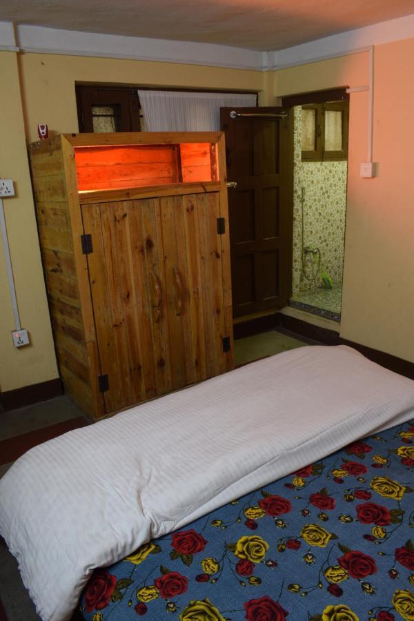 Happy Donkey Hostel Катманду Экстерьер фото