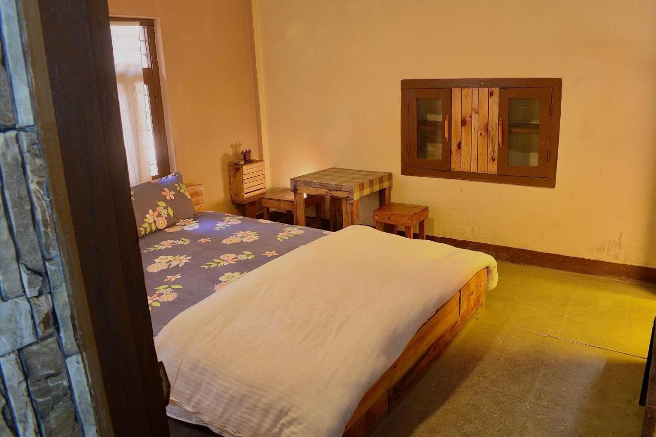 Happy Donkey Hostel Катманду Экстерьер фото