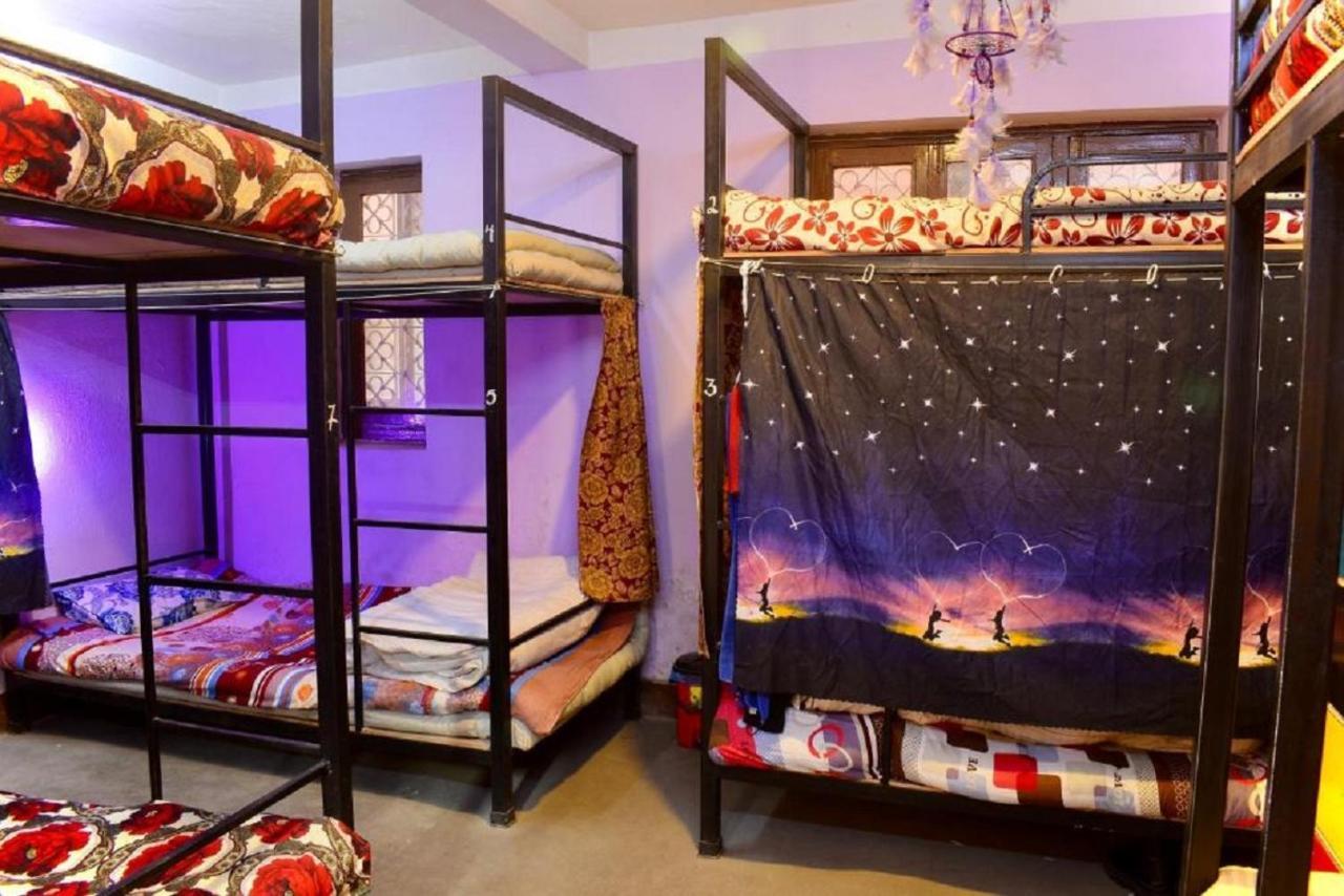 Happy Donkey Hostel Катманду Экстерьер фото
