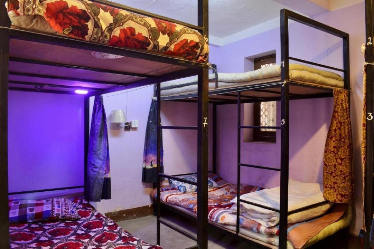 Happy Donkey Hostel Катманду Экстерьер фото