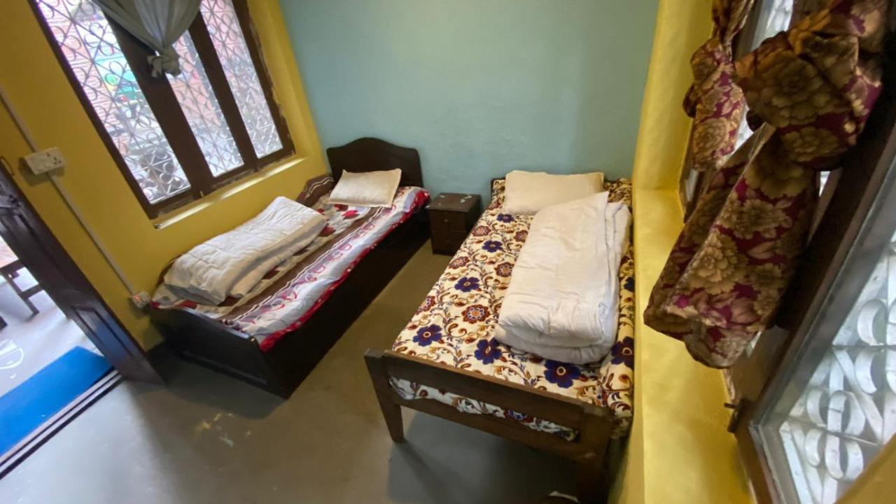 Happy Donkey Hostel Катманду Экстерьер фото