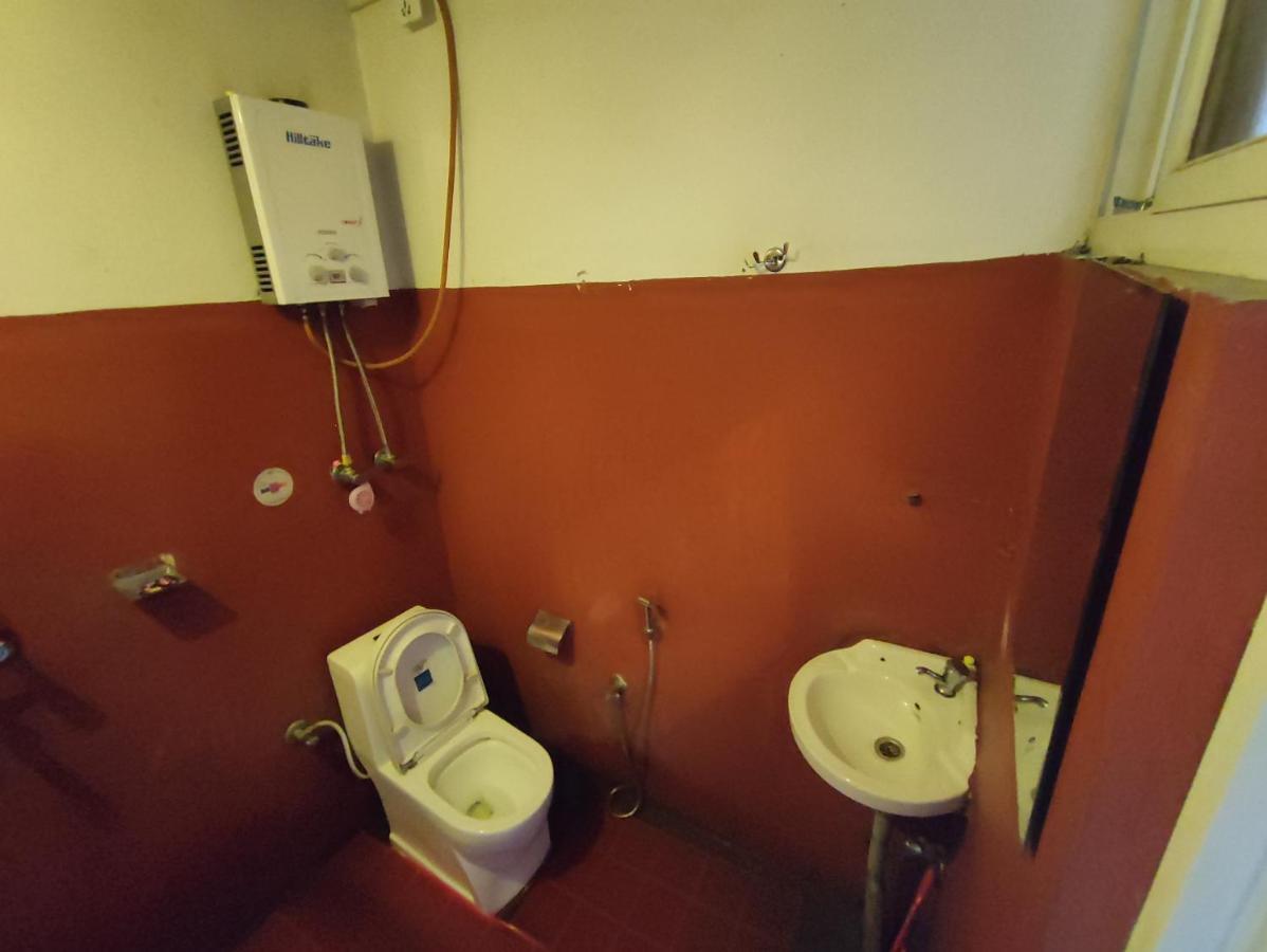 Happy Donkey Hostel Катманду Экстерьер фото